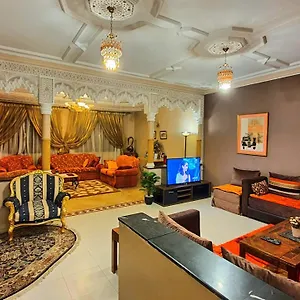 Apartment Oranger Family House Center, Private Large House, Terasse Garden View, Free Parking, Marrakesh